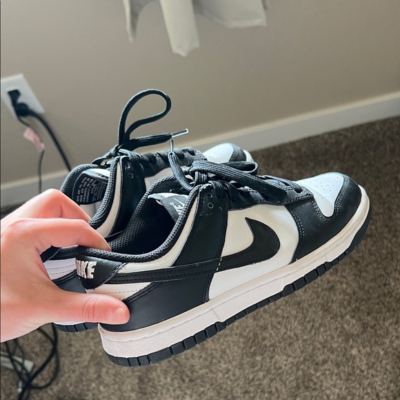 Nike Classic Black and White Low-Tops - Picture 1 of 6